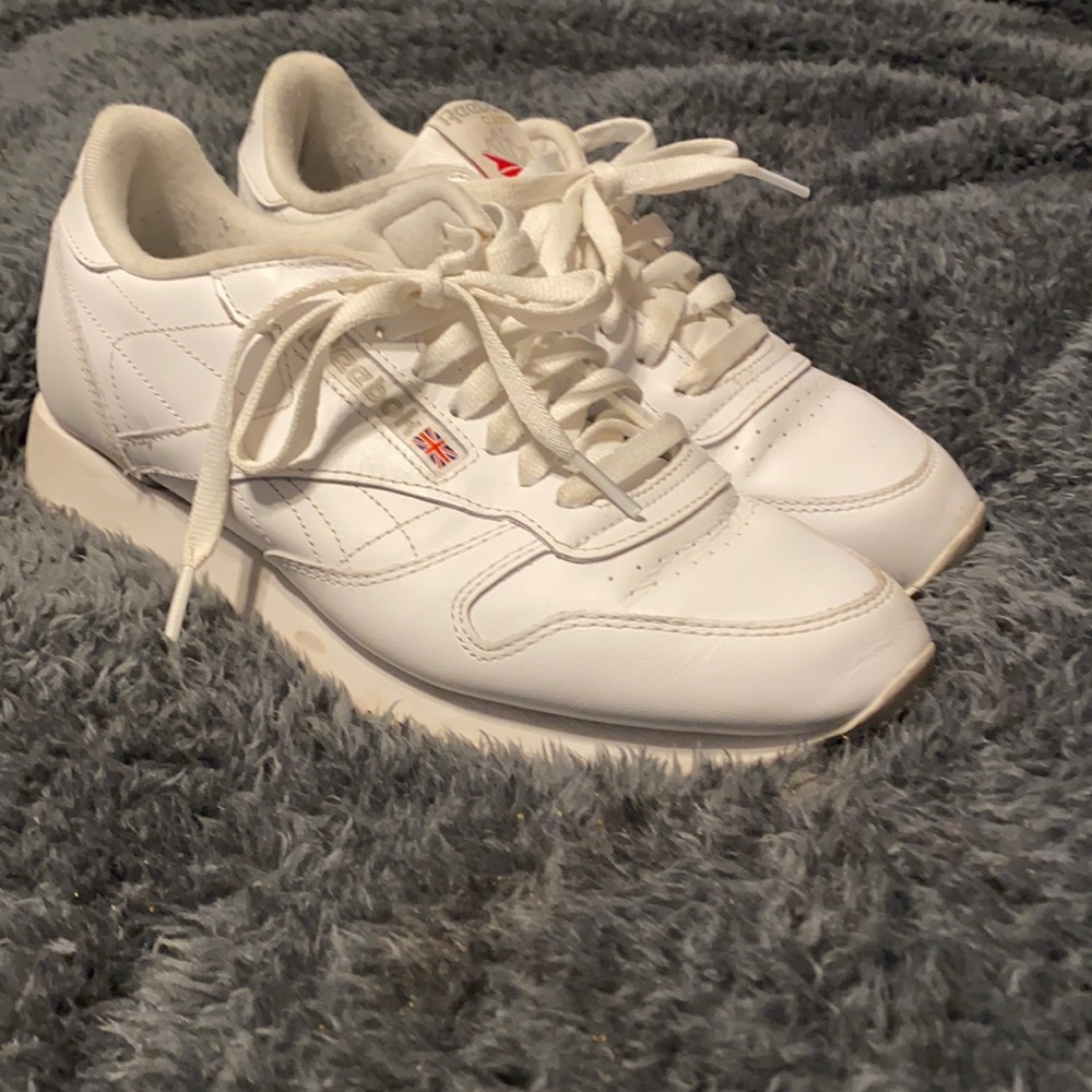 White Reebok classics - Picture 2 of 4